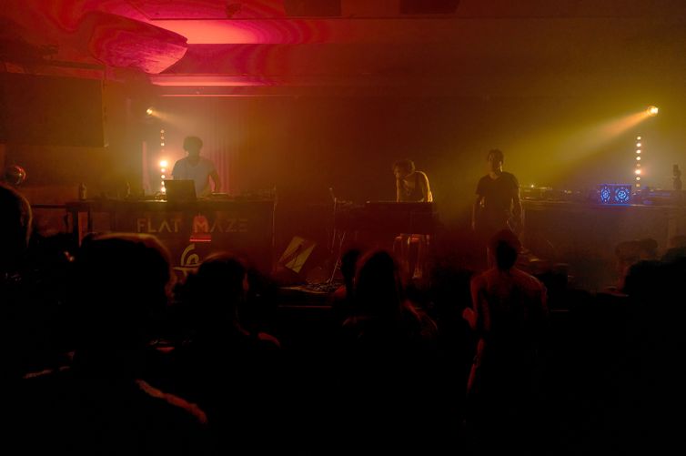 Flaz MAze_Crowd_trompet_2