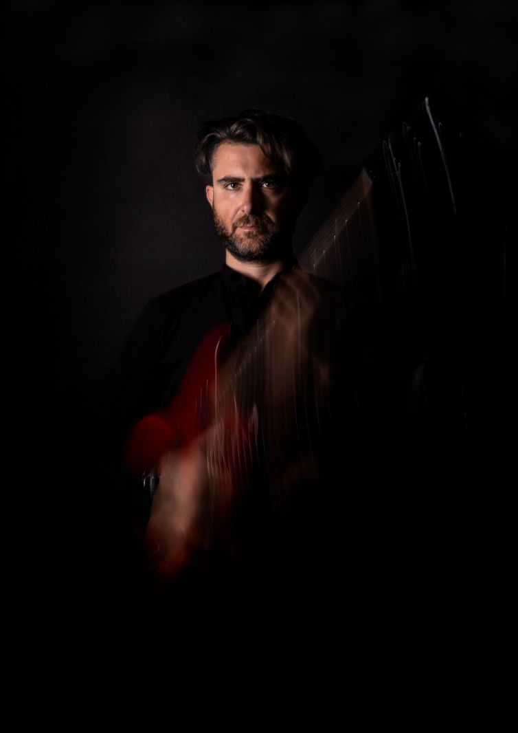 Stefano-Mori-Gitarra-Blurred_web